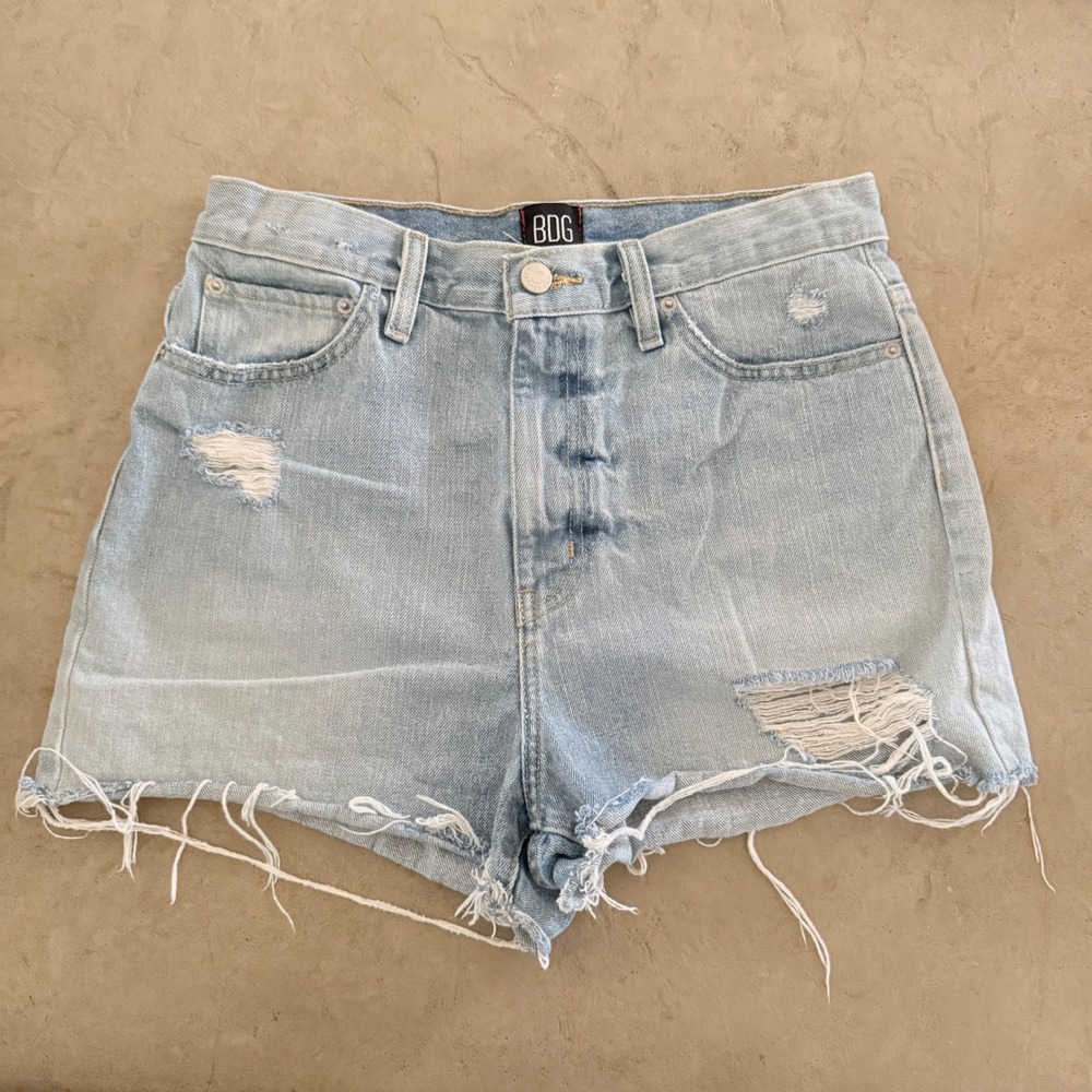 BDG Urban Outfitters Girlfriend High Rise Distressed Denim Shorts Light Wash 28